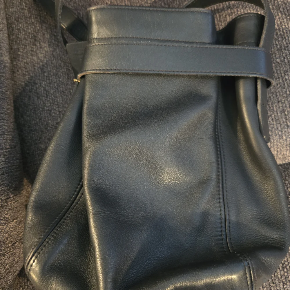 Coach Navy Leather Shoulder Bag with Gold Buckles - Picture 3 of 5